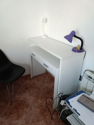 Escritorio blanco