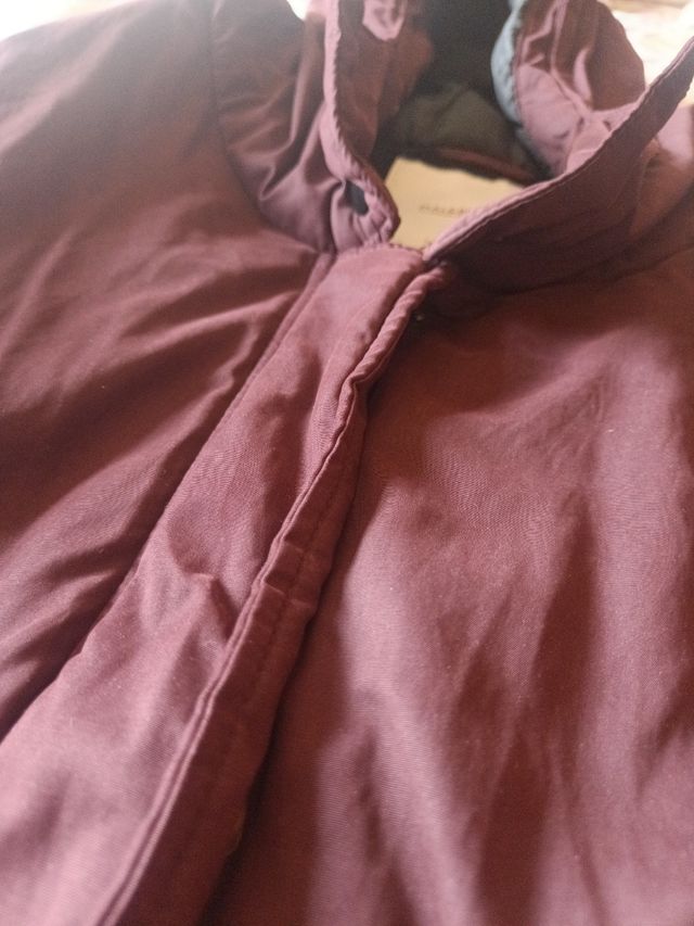 Abrigo burdeos Pull and Bear