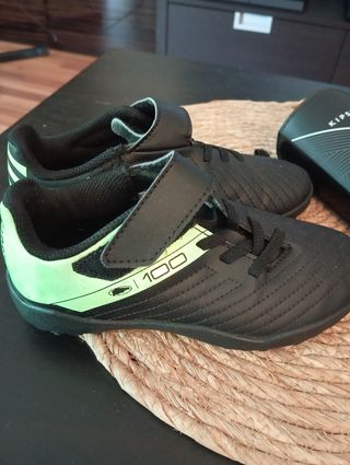 Botas futbol y espinilleras 