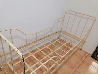 estructura cama muy antigua hierro