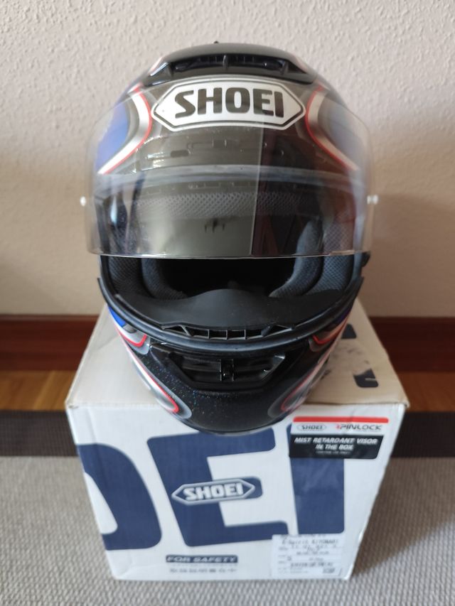 Capacete Shoei.