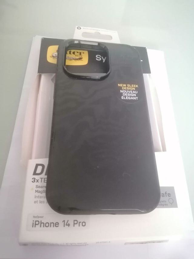 Custodia Symmetry per iPhone 14 PRO