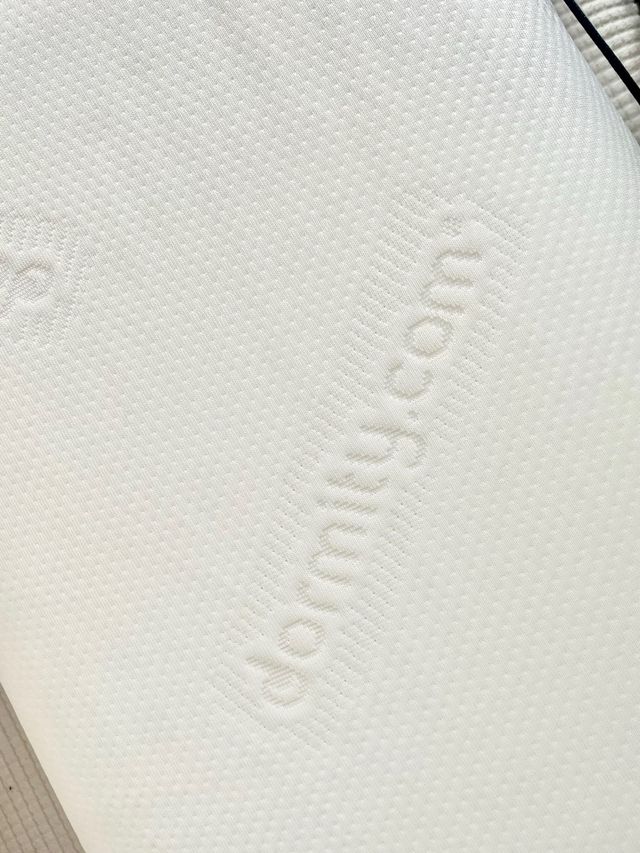 Almohada viscoelástica nueva