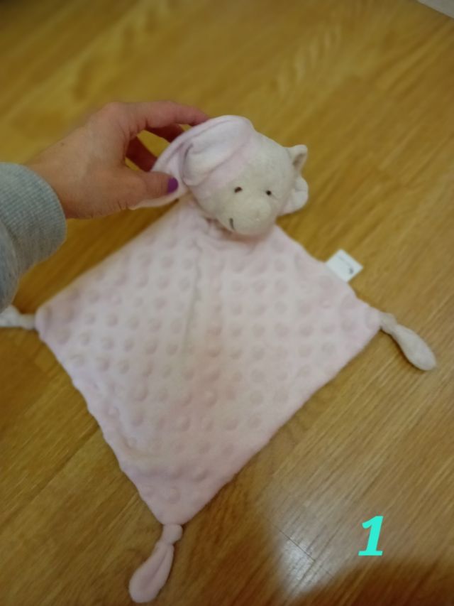 Peluches para bebe y cuna.