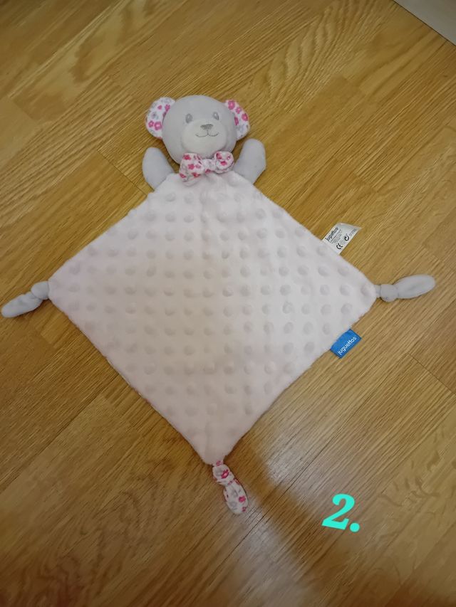 Peluches para bebe y cuna.
