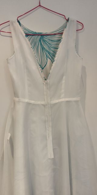 Vestido de fiesta de diseño muy bonito