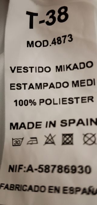 Vestido de fiesta de diseño muy bonito