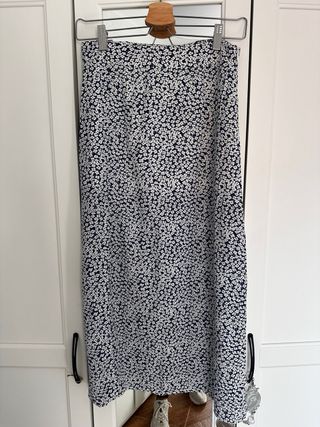 Falda larga de flores