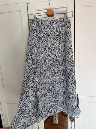 Falda larga de flores