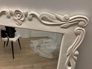 Mueble y espejo de entrada de madera color hueso