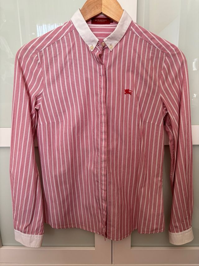Camisa Burberry rayas blancas y rojas. Talla 38