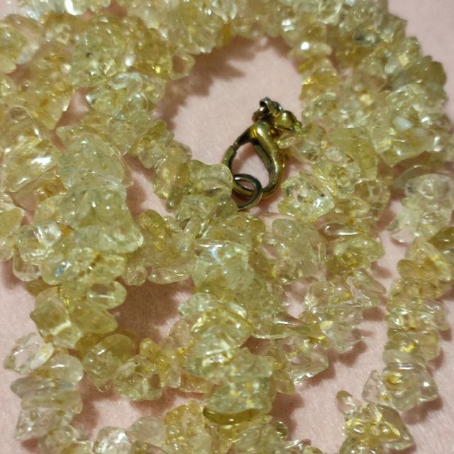 Fila lunga frammenti citrino