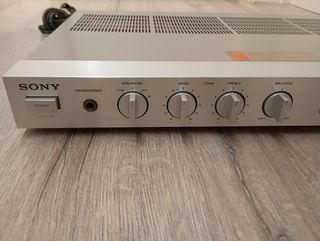 Amplificador de época SONY TA-AX2