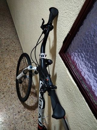 Bicicleta de montaña Orbea suspensión Fox Talas 