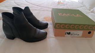 Botines negros de piel mujer 