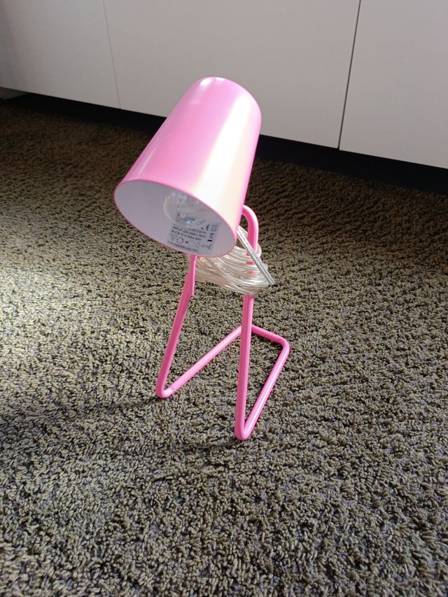 Lampara rosa escritorio