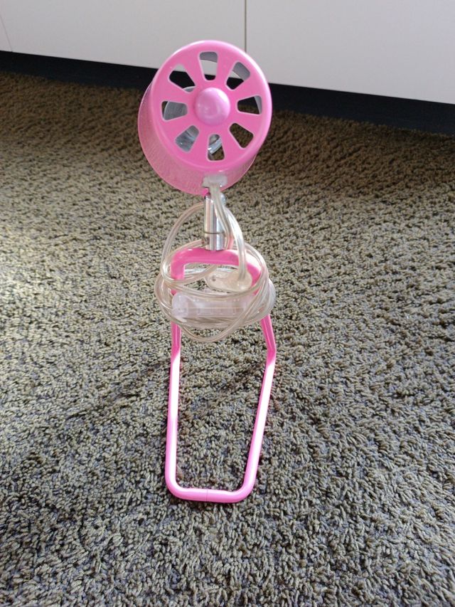 Lampara rosa escritorio