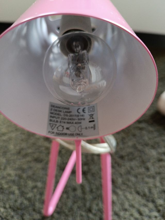 Lampara rosa escritorio