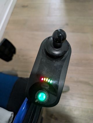 Silla de ruedas motorizada eléctrica