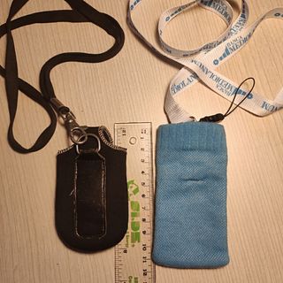 Custodie, auricolari e lacci per telefonia