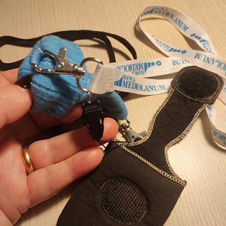 Custodie, auricolari e lacci per telefonia