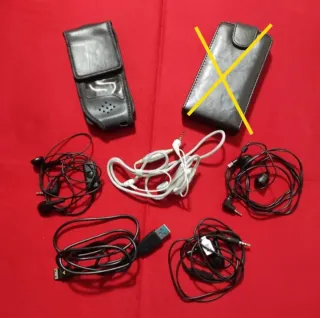 Custodie, auricolari e lacci per telefonia