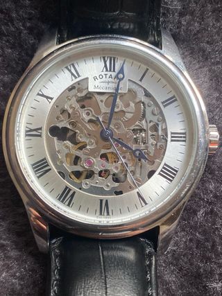 Reloj hombre 
cambio por torre  PC i7 con win11