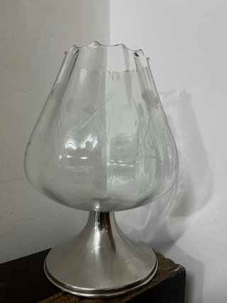 Antiguo centro de mesa con pie de plata