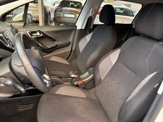 Peugeot 2008 Signature 1.2 PureTech 60KW (82CV)