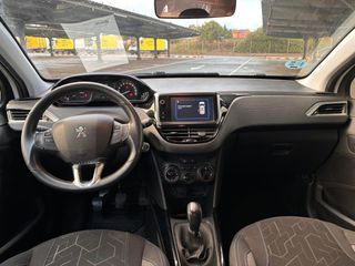 Peugeot 2008 Signature 1.2 PureTech 60KW (82CV)