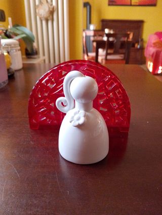 Saliera a forma di damina