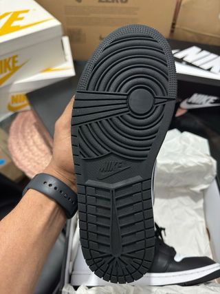 Air Jordan 1 Retro High OG Black/White