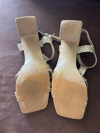 Zapatos dorados