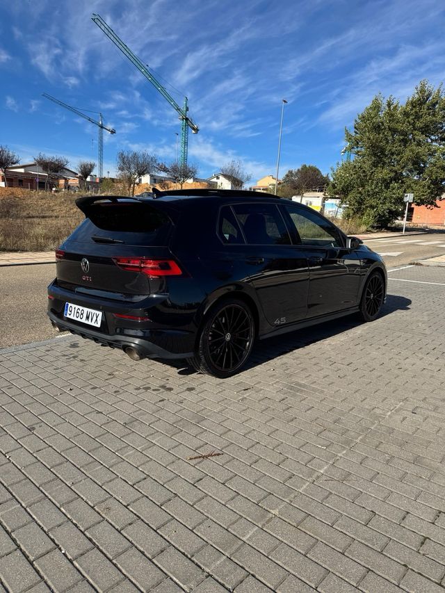 VW Golf GTI CLUBSPORT 45 - AKRA