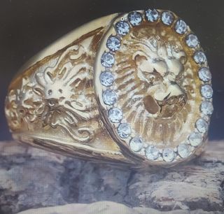 Anillo de joyería bañado en oro