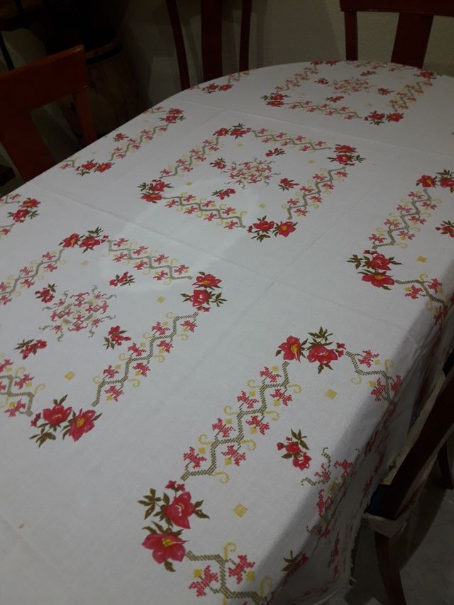 MANTEL CON LAS SERVILLETAS NUEVO