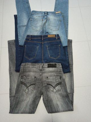 Pantalones vaqueros talla 34.