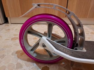 Se vende patinete oxelo mid 9 con freno 