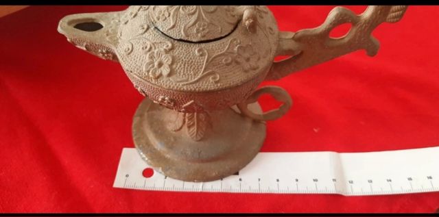 Anfora Vintage di metallo