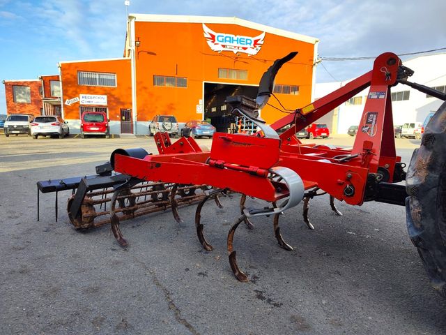 Vibrocultivador 2,6m 3f 13bz+1 abatible