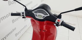 Vespa Primavera 125 Disney Mickey Mouse Edition