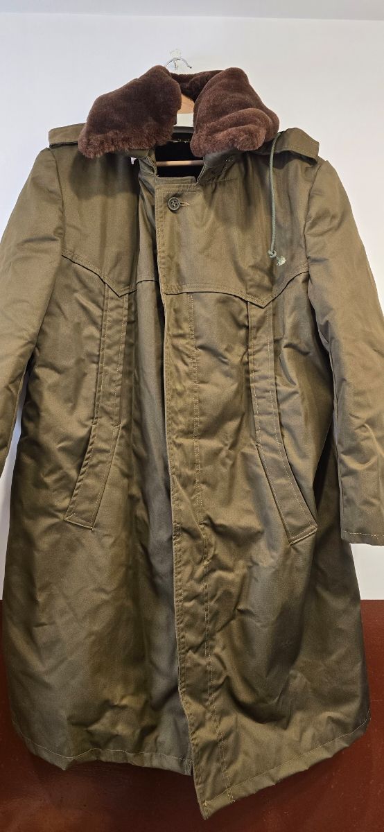 Chaqueta militar con forro de piel