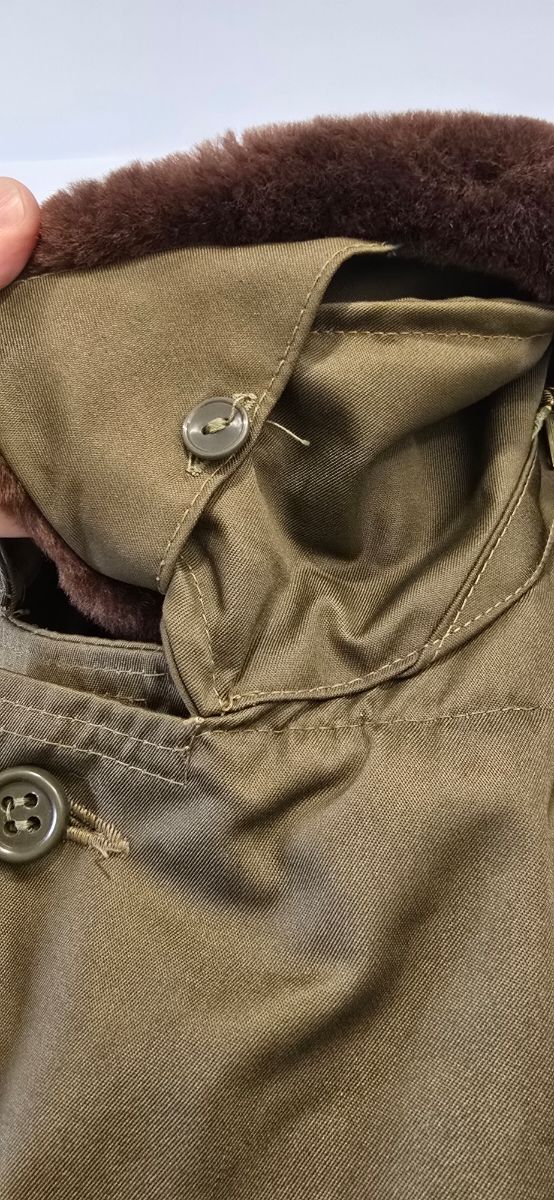Chaqueta militar con forro de piel