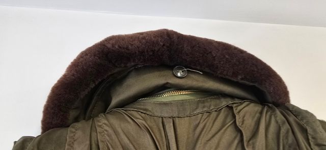Chaqueta militar con forro de piel