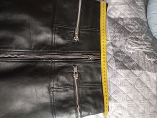 Falda piel Zara 