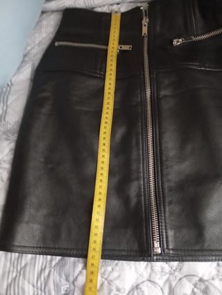 Falda piel Zara 