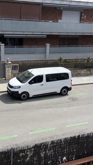 Mudanzas y transportes tanto de carga o personas.