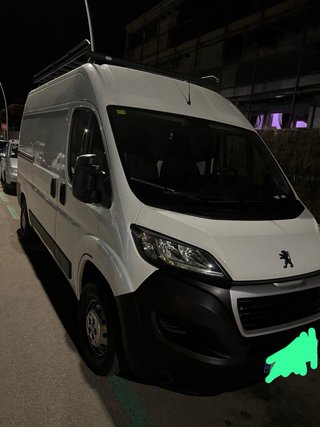 Mudanzas y transportes tanto de carga o personas.