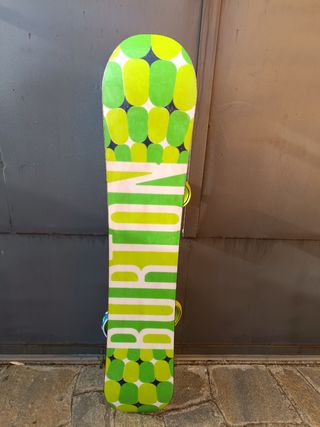 Tabla Snowboard + fijaciones. Poco uso