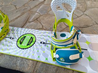 Tabla Snowboard + fijaciones. Poco uso